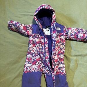 North Face Baby snowsuit 6-12m